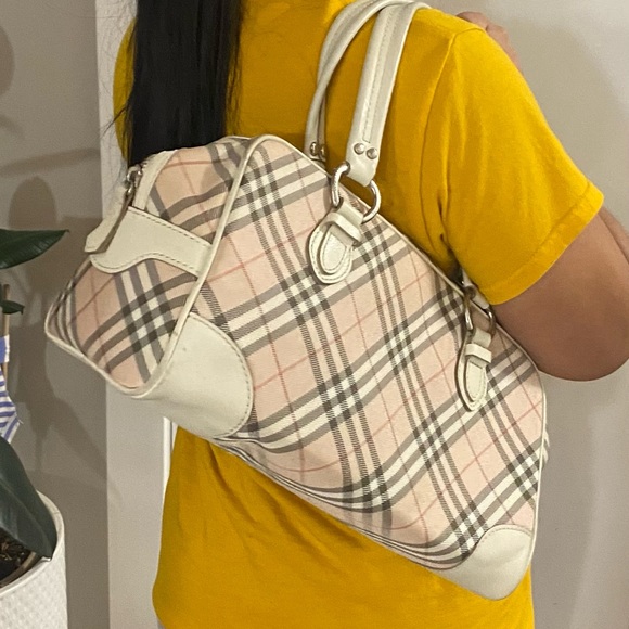 Authentic Burberry Pink Shoulder Bag - Picture 10 of 10